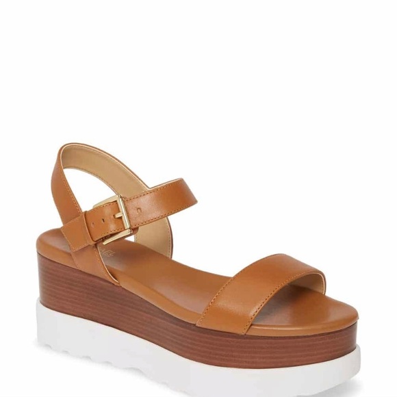 New Mk sandals 🥰 super stylish - Picture 8 of 10